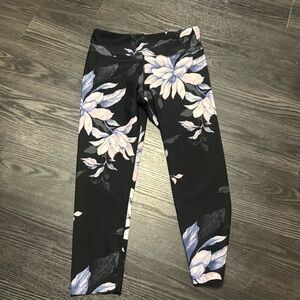 🍍CALVIN KLIEN PERFORMANCE FLORAL LEGGINGS 🍍sz Large Q-1